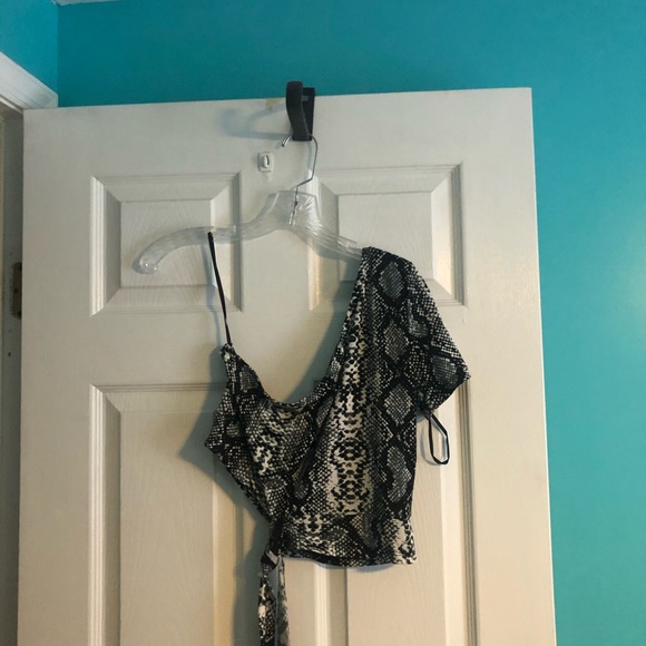 Shein One Shoulder Tie Side Snakeskin Pattern Top - Picture 3 of 7